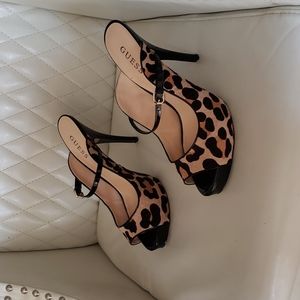 Beautiful Guess animal print dressy shoes